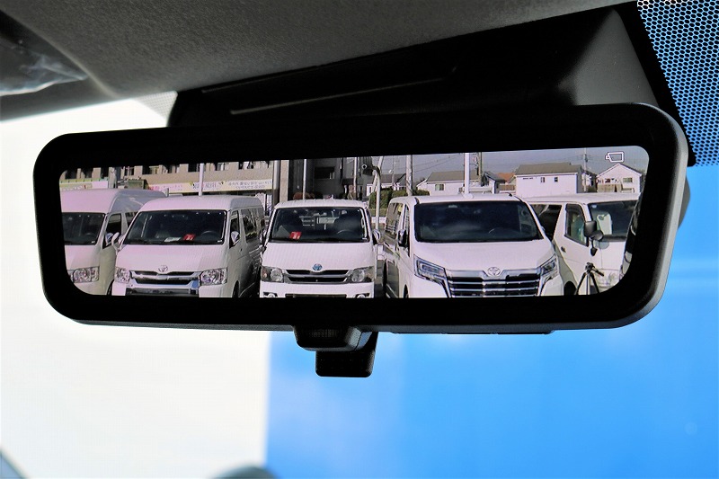 新メーカーオプションで、デジタルインナーミラーが付きました！