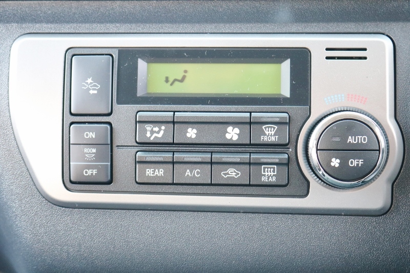 運転中でも操作が簡単なエアコン！