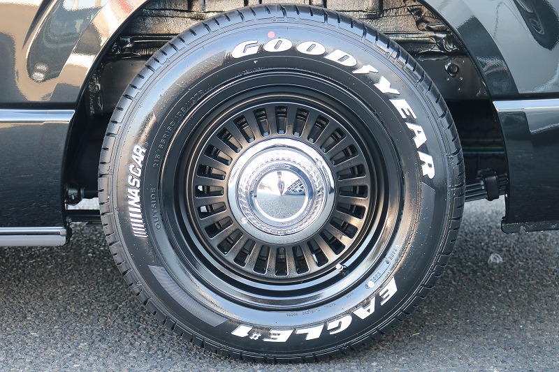 内装と合わせてオシャレな足元です！