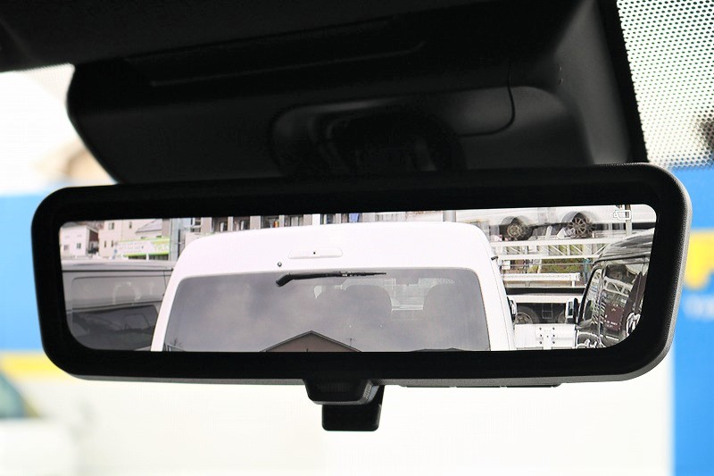 新型メーカーオプションのデジタルインナーミラー！