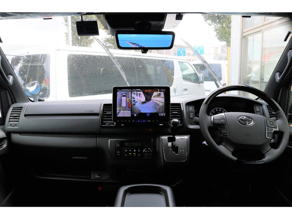 PVM装備ですので、駐車時も楽々です♪