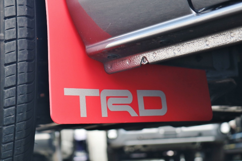 TRDマッドガードが装着されていてとても格好良い印象です！
