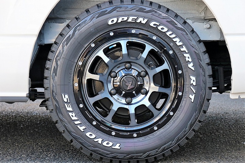 TOYO　OPENCOUNTRYタイヤ非常にワイルドな印象です！