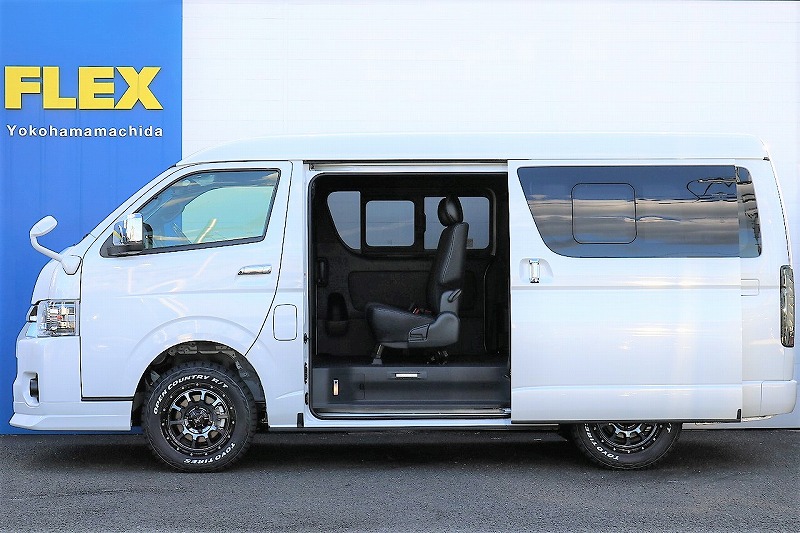 間口の広いスライドドアなので乗り降りも簡単です！