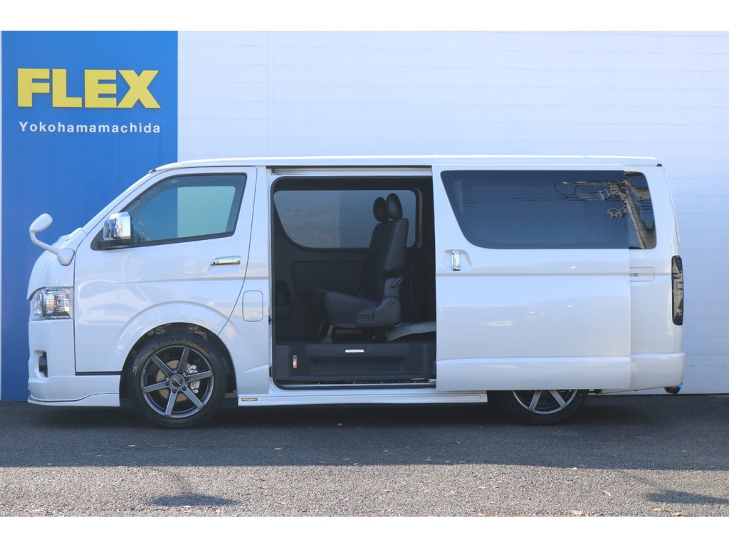 間口の広いスライドドアなので乗り降りも簡単です！
