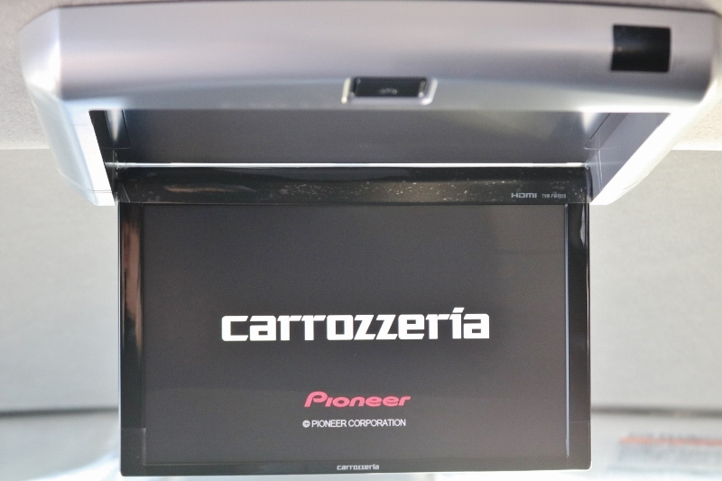 カロッツェリアフリップダウンモニター付き！