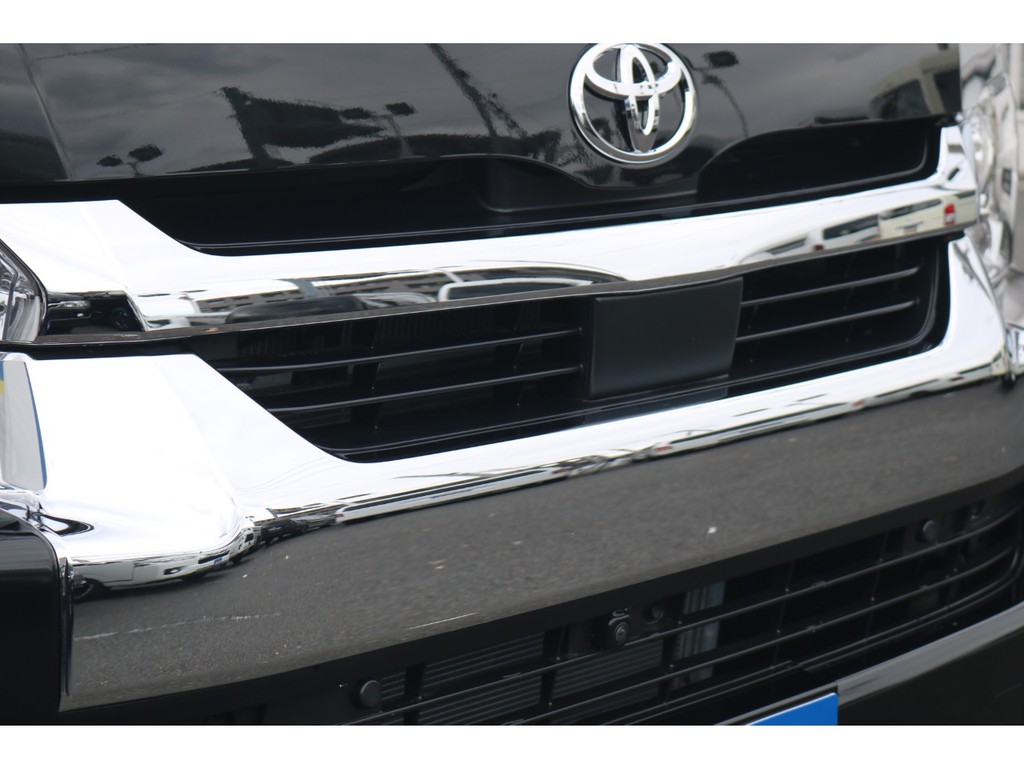 迫力のあるフロントグリル！