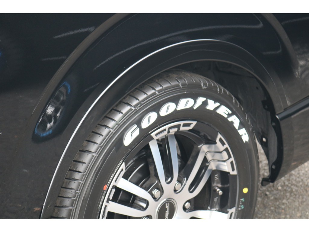 FLEXオリジナル　デルフィーノラインオーバーフェンダー装着済み！