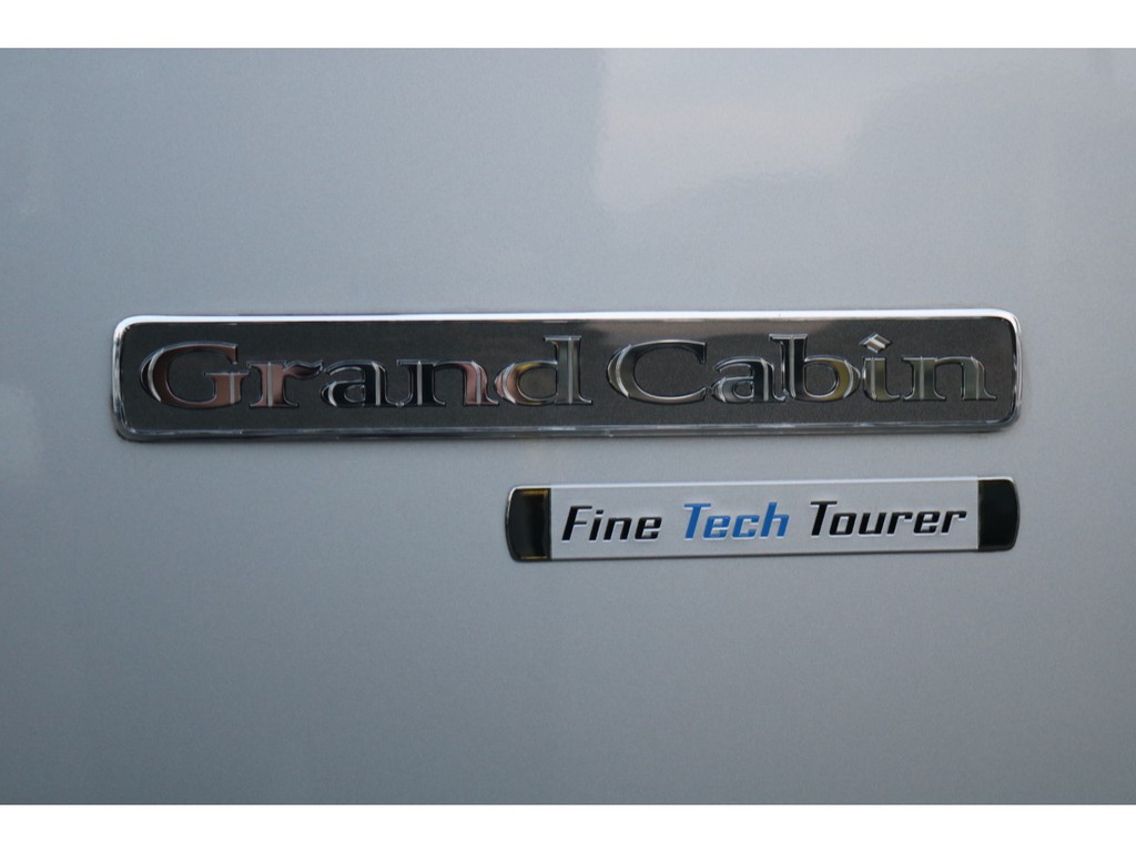 グランドキャビン　ファインテックツアラーのエンブレム！