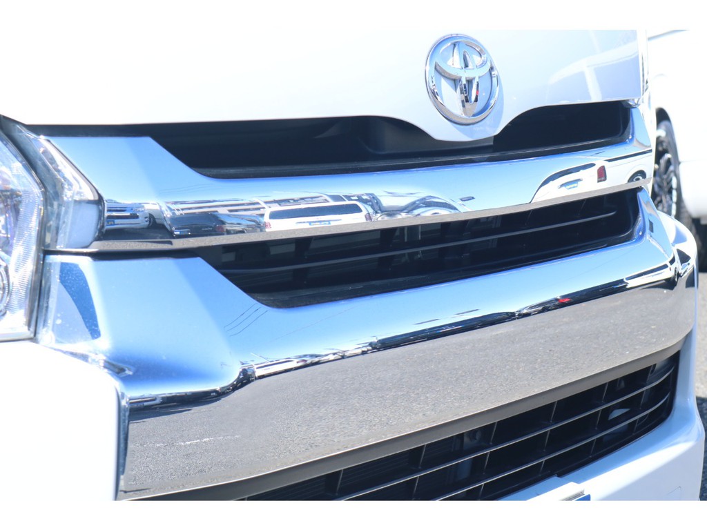 迫力のあるフロントグリル！