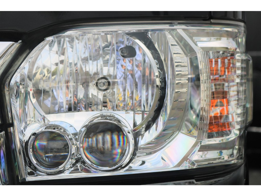 LEDヘッドライト装備