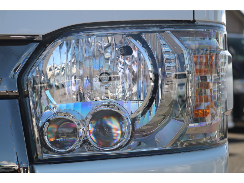 LEDヘッドライト装備
