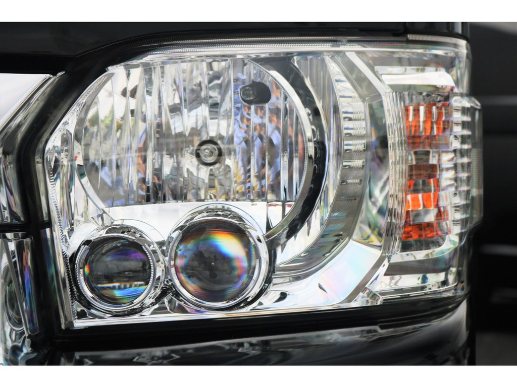 LEDヘッドライト装備