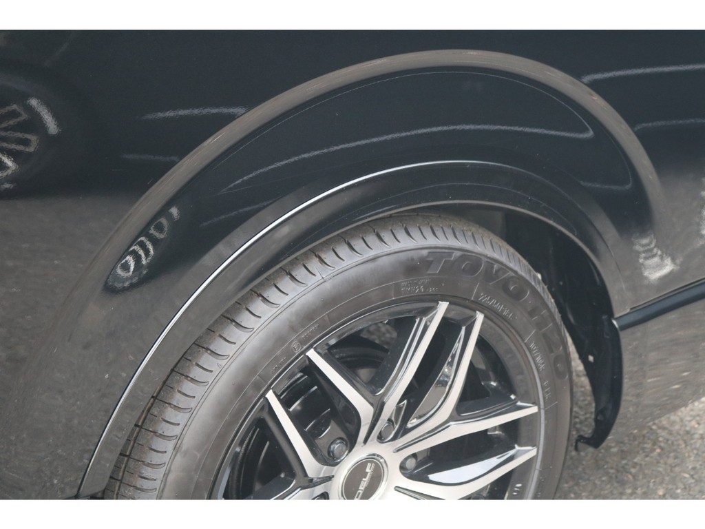 デルフィーノラインオーバーフェンダー装着済み