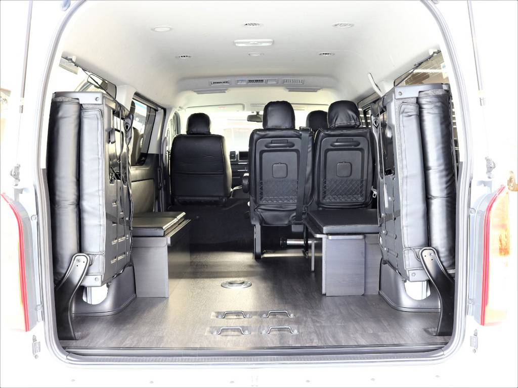 4列目を跳ね上げれば広々ラゲッジスペース！！