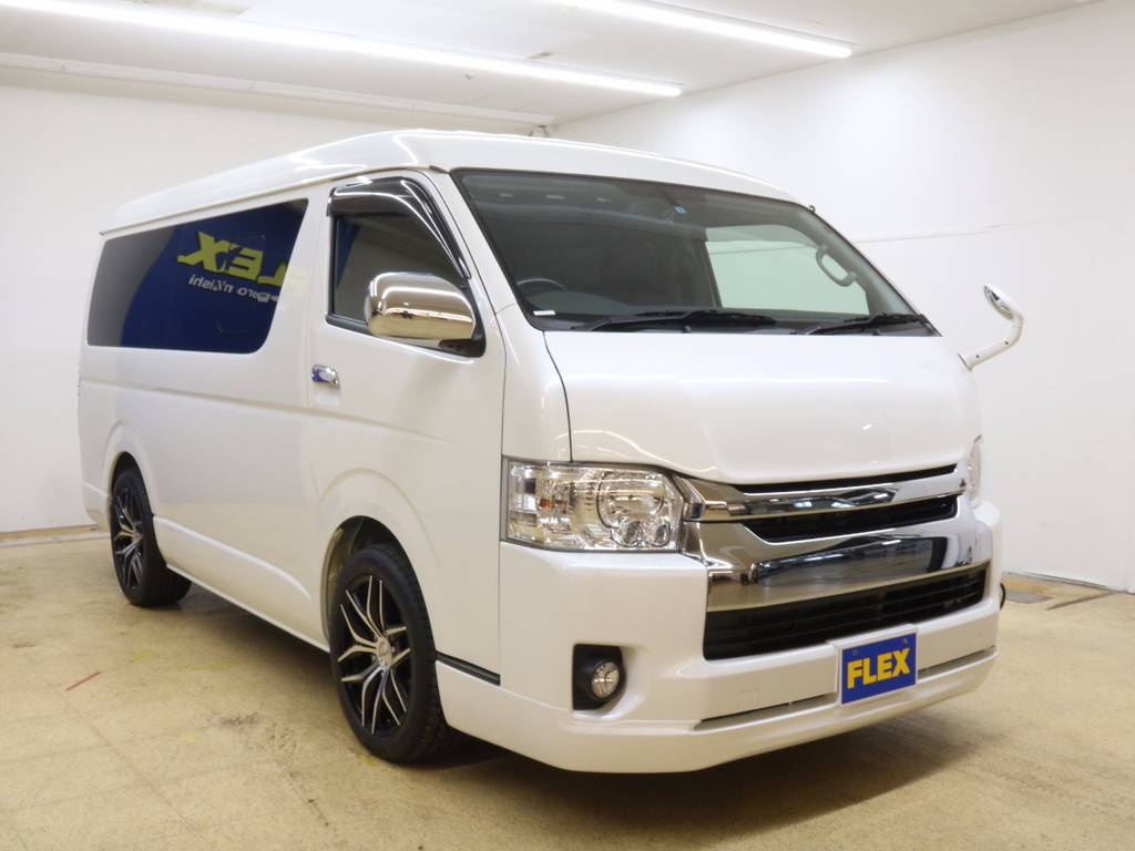 現在、屋内にて展示・販売中です！お気軽にご来店下さい！