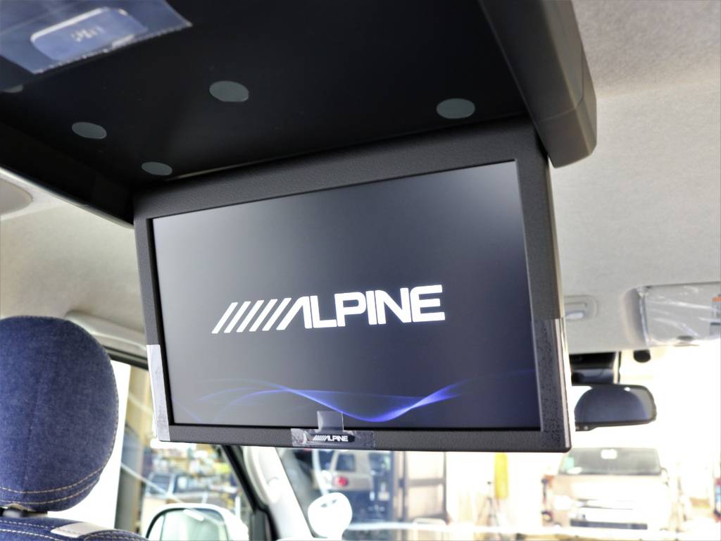 【ALPINE　フリップダウンモニター】装備！！2ｎｄシートの方も楽しくお乗り頂けます♪