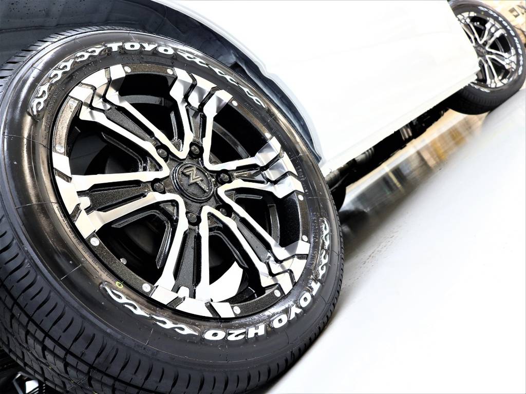 【ニトロパワー　クロスクロー＆ＴＯＹＯ　Ｈ20　17in】の組み合わせ！！