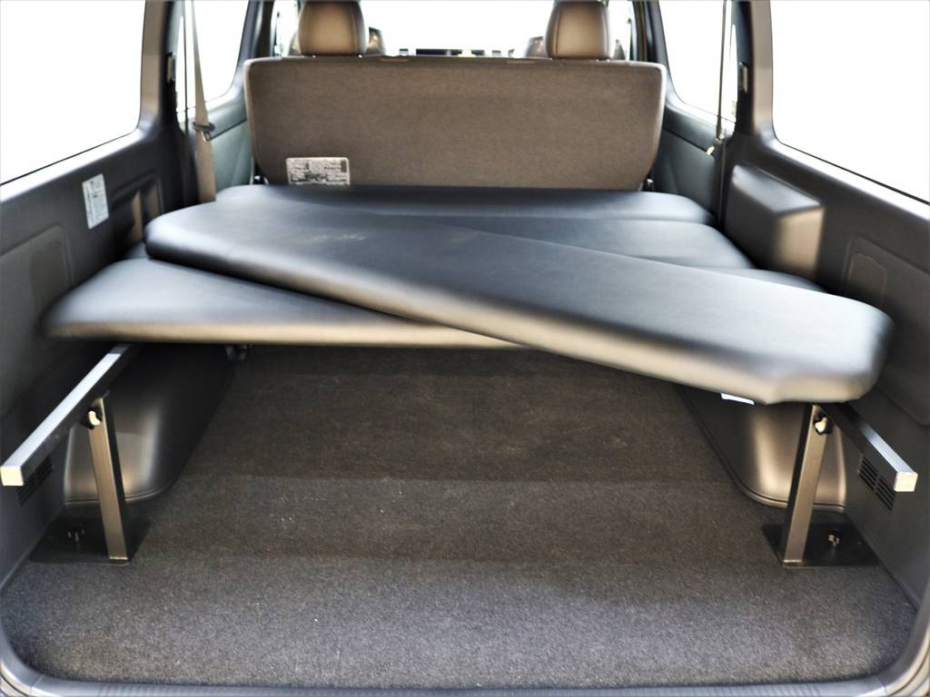 分割式なので大きい荷物も積込み可能です！