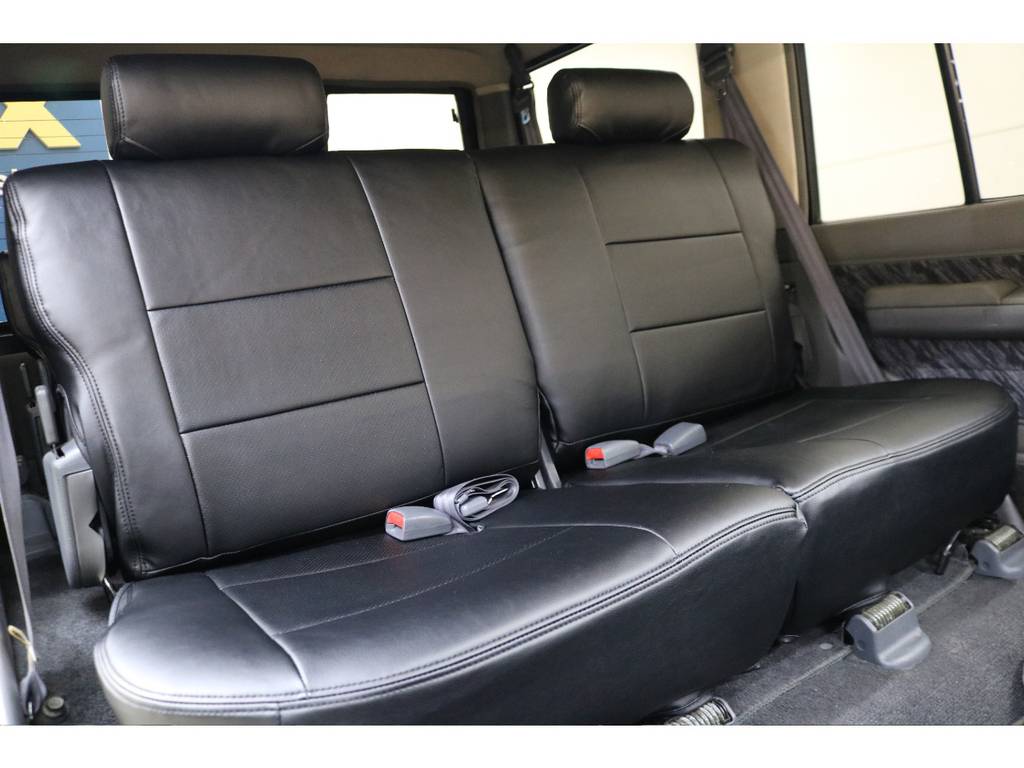 後部座席になります☆