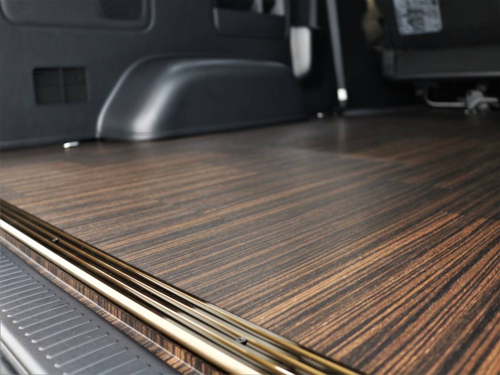 重い荷物も手入れが簡単！オシャレな木目調！