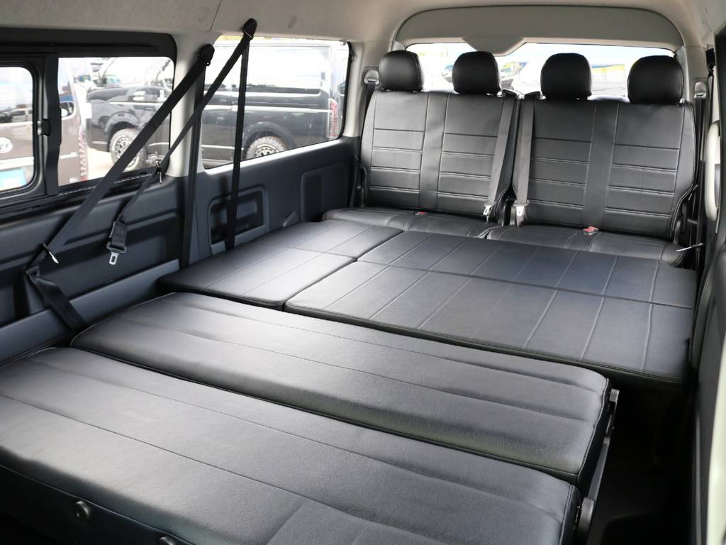 フルフラット展開で車中泊にも最適です！
