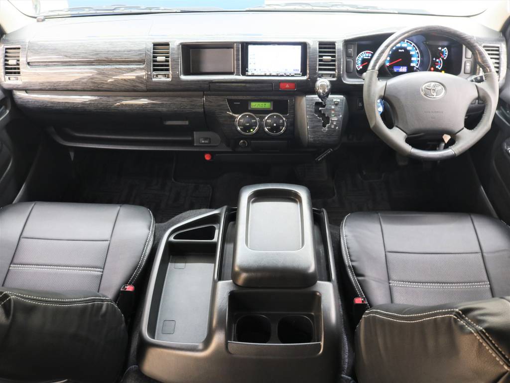 人気の３型ハイエースグランドキャビンの入庫です！