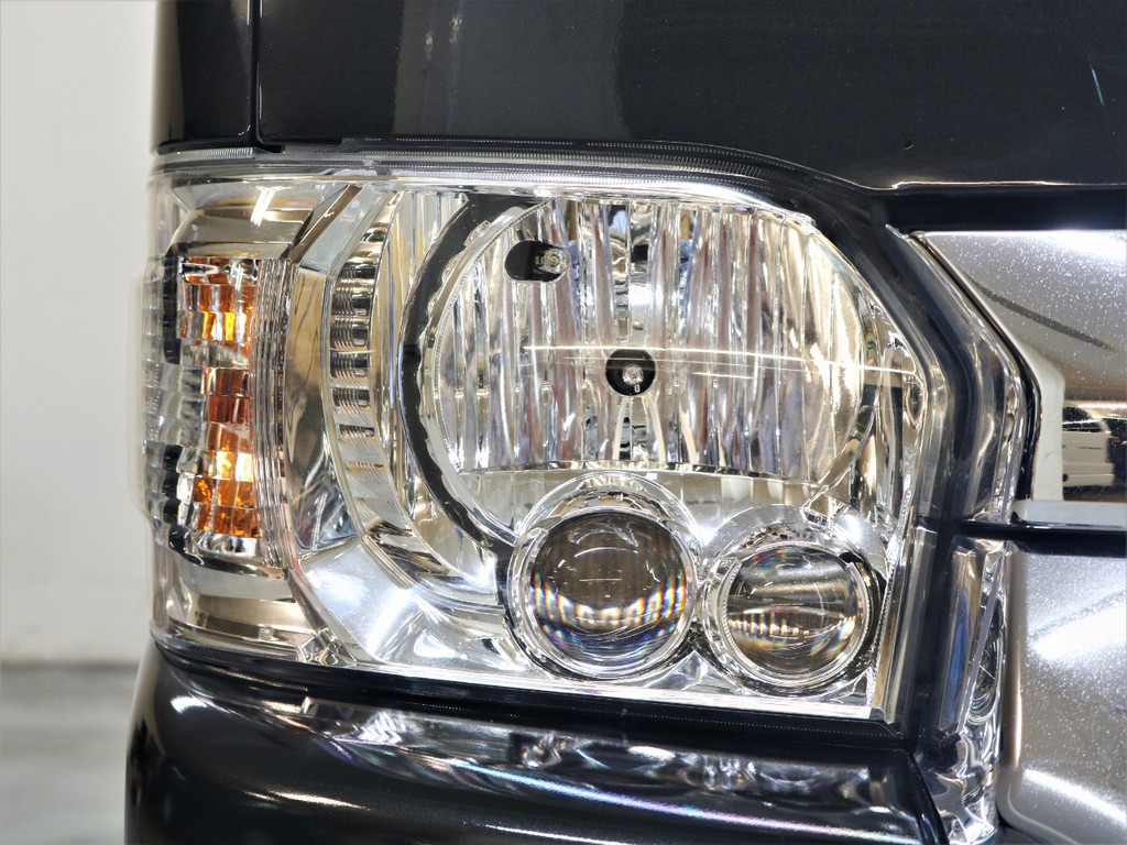 ＬＥＤヘッドランプなどメーカーオプションはフル装備！