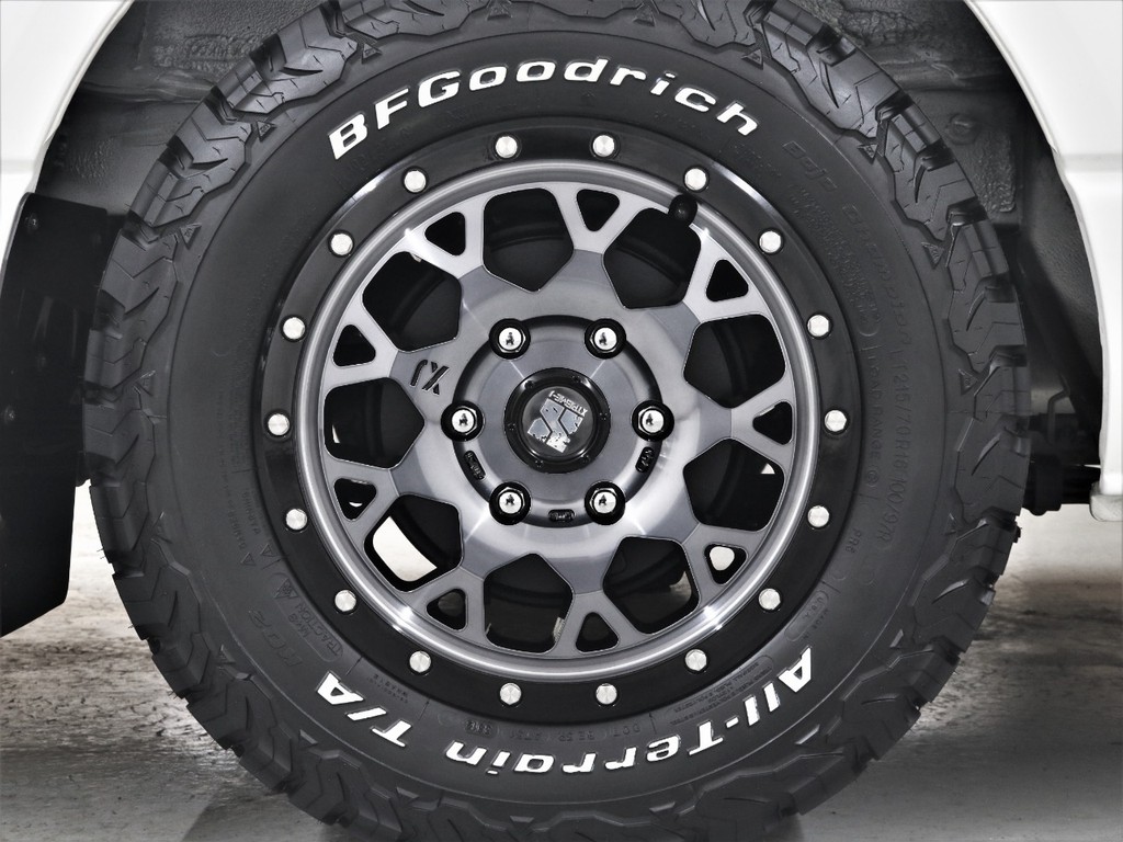 新品１６inchエクストリームＪ ＸＪ０４＆ＢＦグッドリッチ！