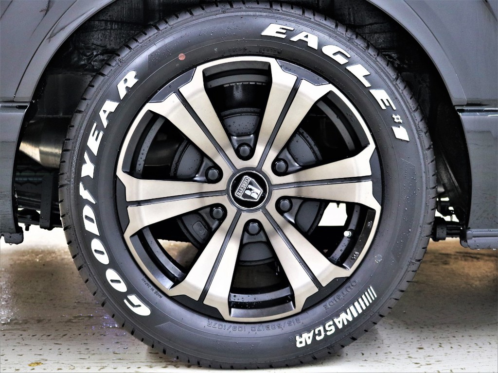 17inchFLEX【バルベロアーバン】アルミホイール＆グットイヤーナスカータイヤ！