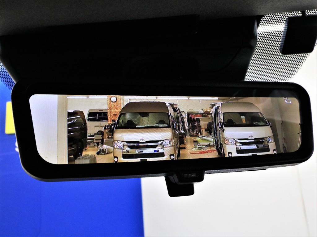 〔メーカーオプション〕デジタルインナーミラー！