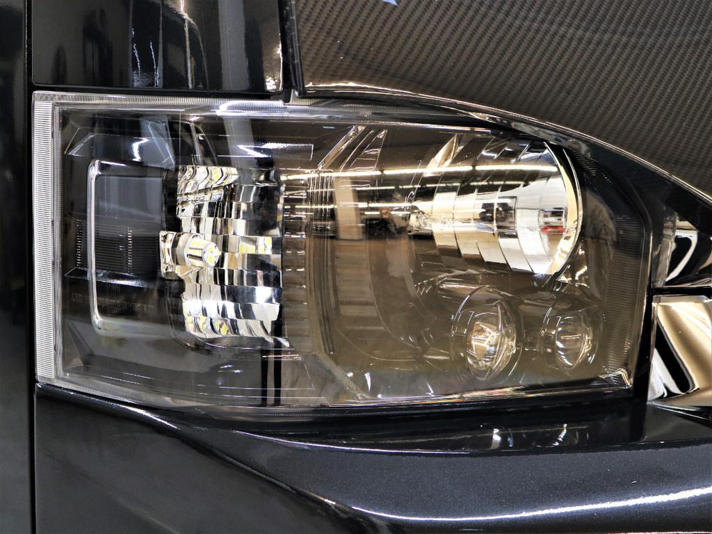 メーカーオプションＬＥＤヘッドランプインナーブラック塗装！ウィンカーポジションも付いてます！