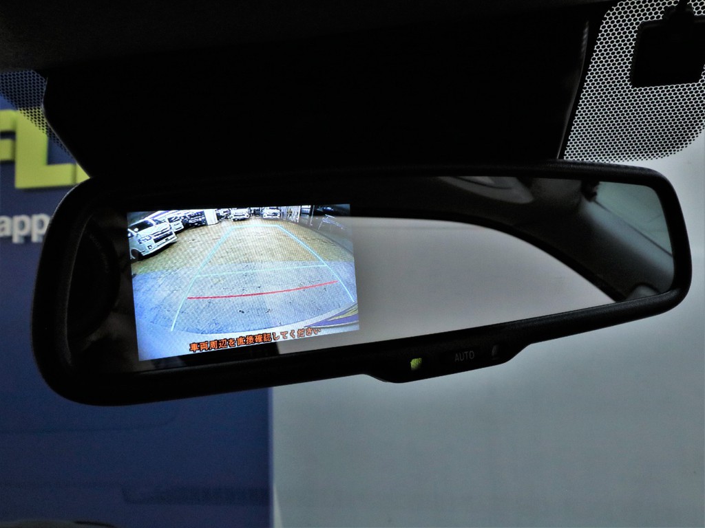 バックモニター付き自動防眩ミラー！【メーカーオプション】