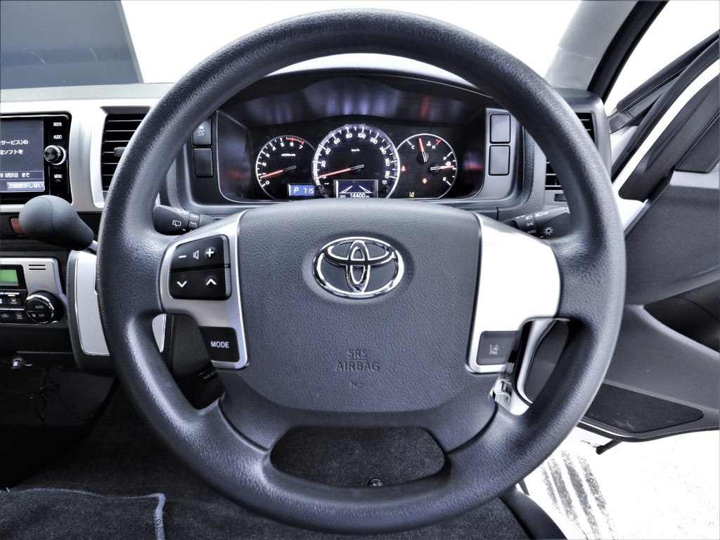 ステアリングオーディオスイッチ