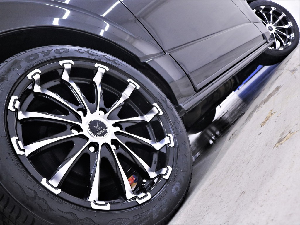 １８inブラックダイヤモンドアルミホイール＆ＴＯＹＯ－Ｈ２０タイヤ装着！
