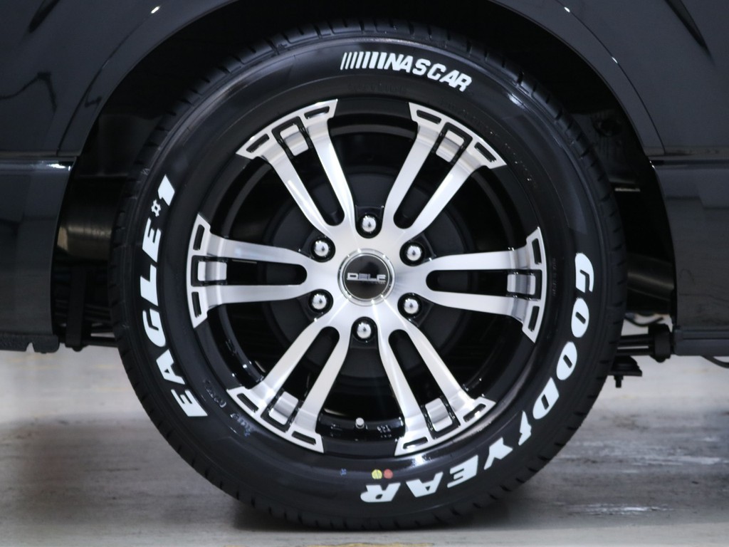ＦＬＥＸ１７in　Delf０２　ＡＷ＆１７inグッドイヤーナスカータイヤ！