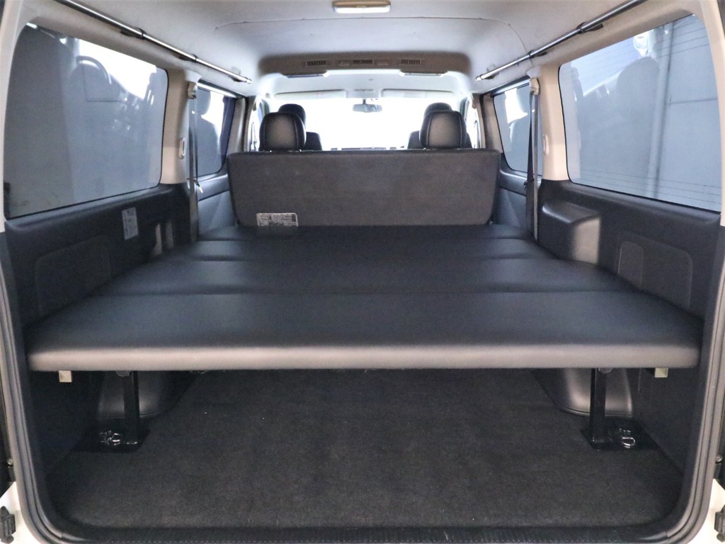 車中泊も出来ちゃうベッドキット付きです！