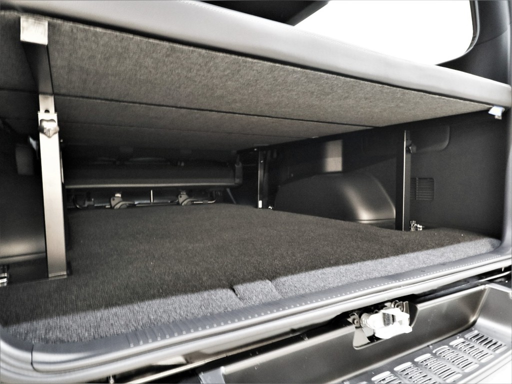荷物を積んだままでも広々と車中泊が出来ます！