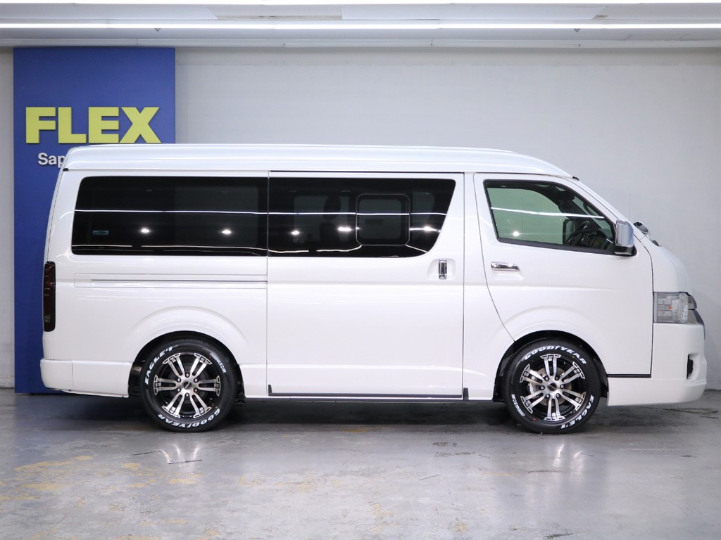小窓付きなので車中泊の寒気もばっちりです！