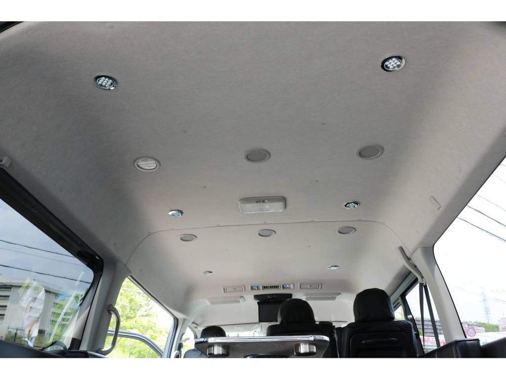 天井には６か所のＬＥＤ間接照明完備！