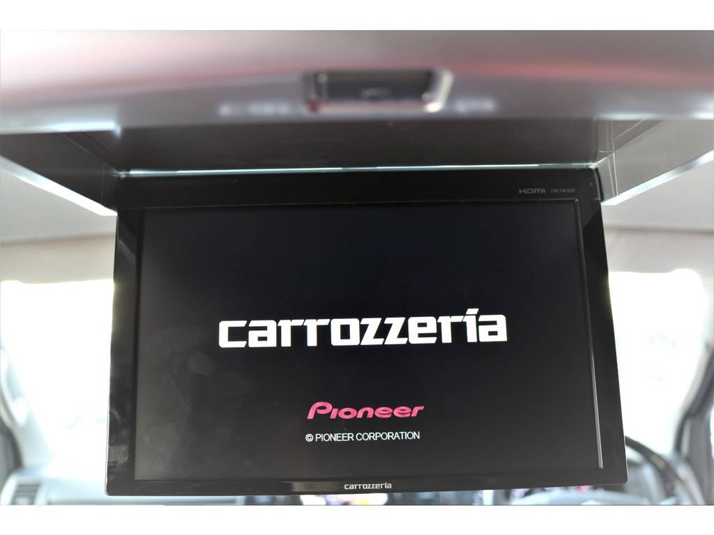 カロッツェリア　フリップダウンモニターも完備です！！