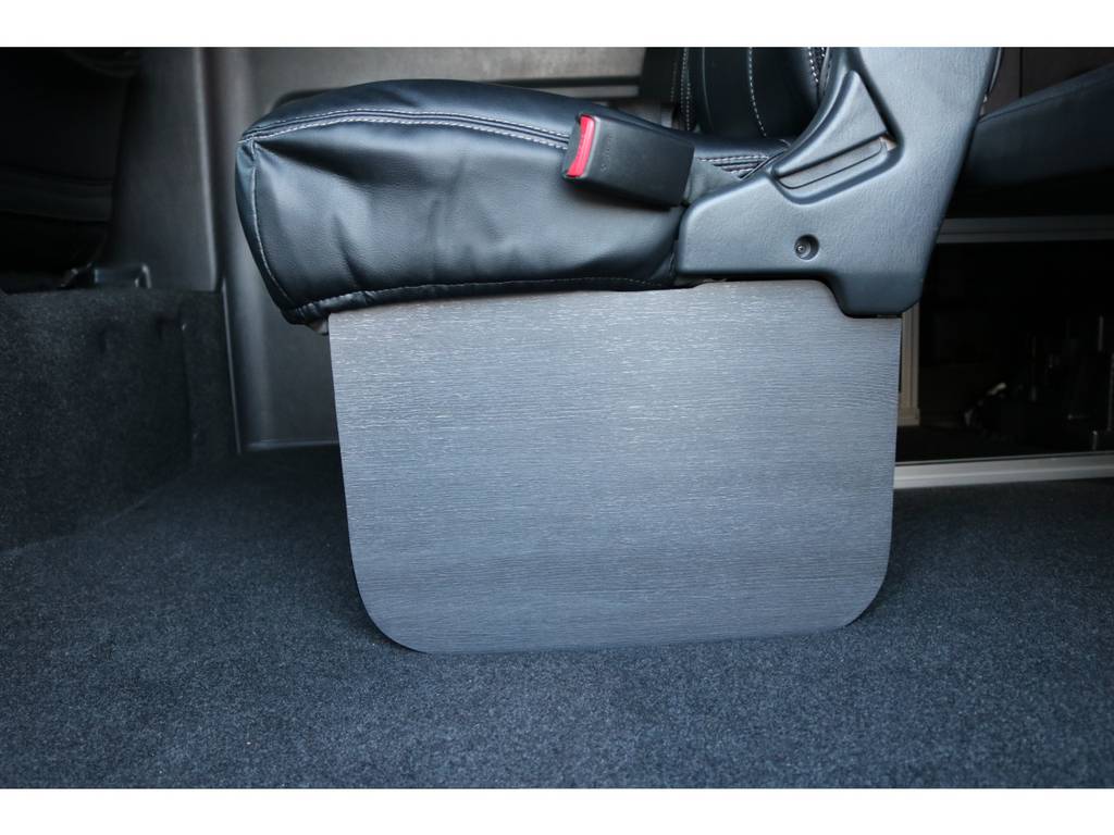 新品フットパネルを装着することで、スライドドアをオープンにした時の質素感がなくなりますね☆