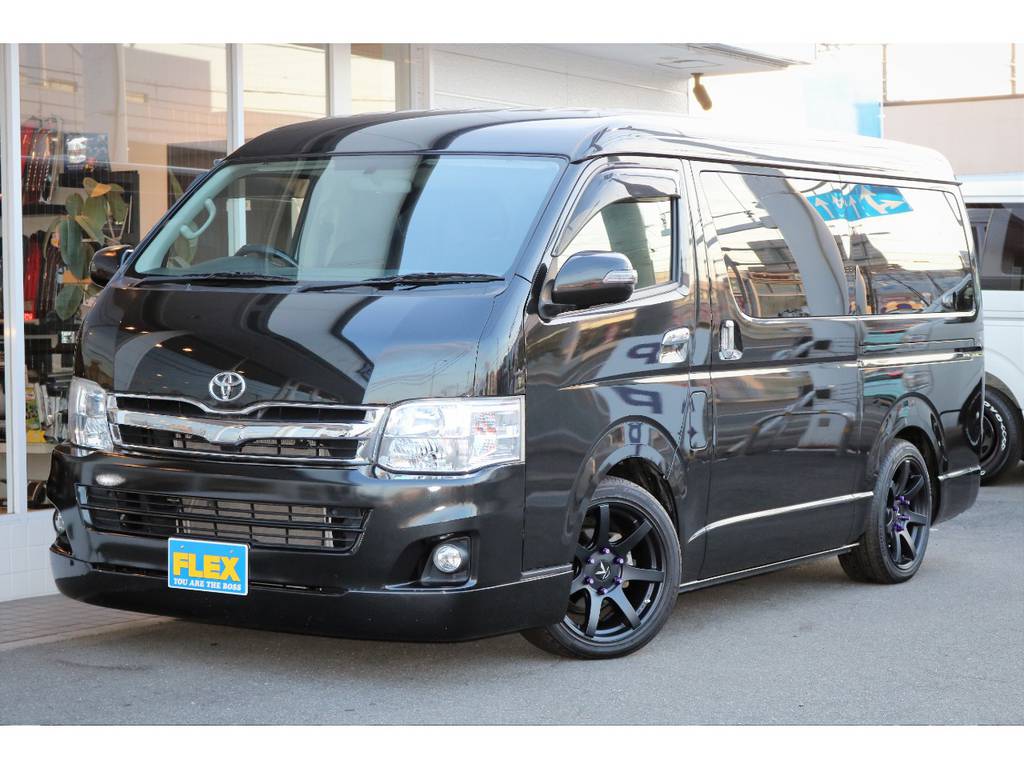 １０人乗車のハイエースワゴンです☆　実は運転しやすい車なんですよ♪