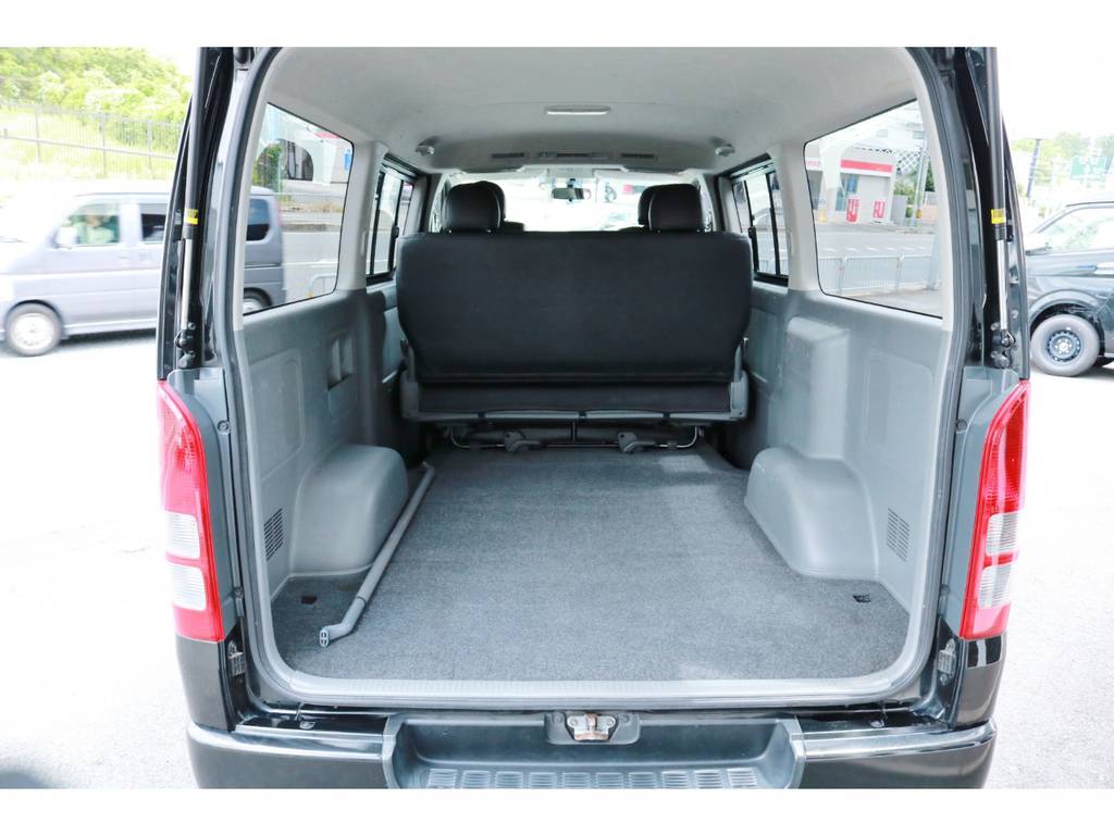 前オーナーさんはプライベート使用だったようで、お仕事使用の車に比べ内装も良い状態を保っております！
