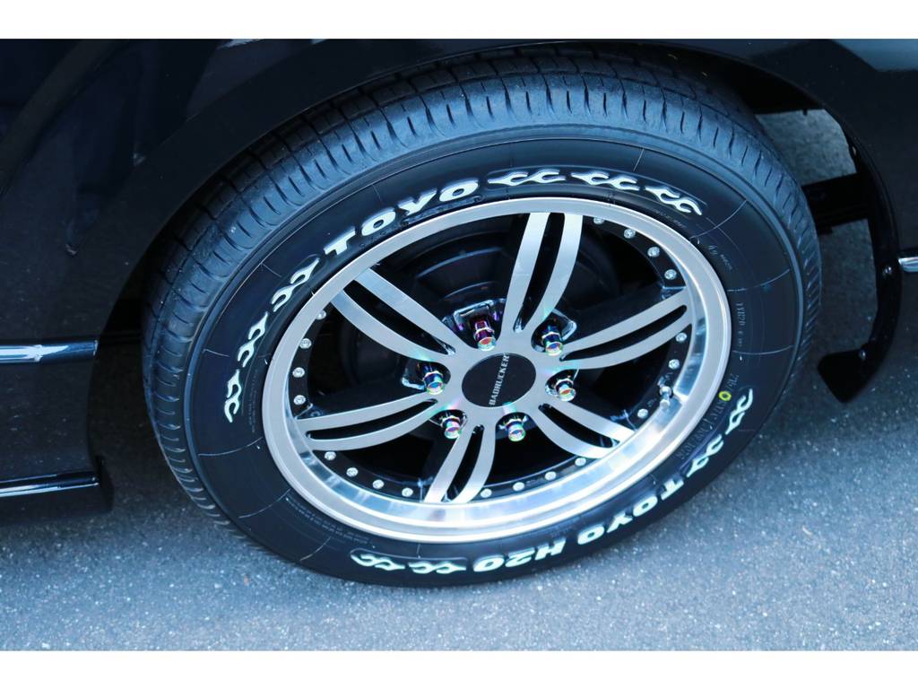 ４１５コブラ「バッドラッカー」１７インチＡＷ＆Ｈ２０ホワイトレタータイヤ！必見ポイントは鍛造ナットまで使用するこだわり方！