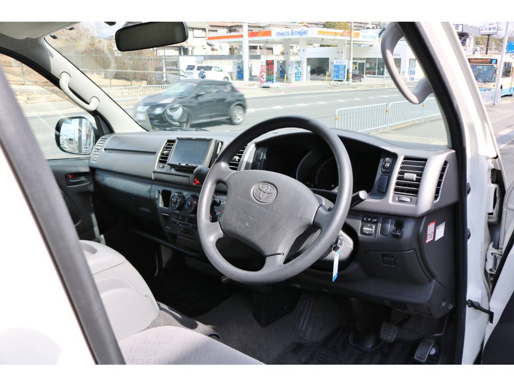 運転席エアバッグ＆ＡＢＳ標準装備！
