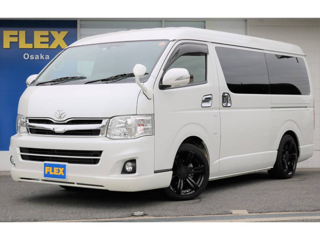 室内シートアレンジ済厳選中古車入庫！3人掛けベンチシート２脚＆ロングスライドレール完備です！