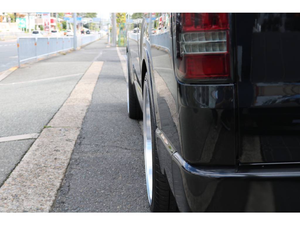 現車は大阪店在庫ですので、お求め＆お問い合わせは大阪店までお願いします。全国納車も大歓迎！
