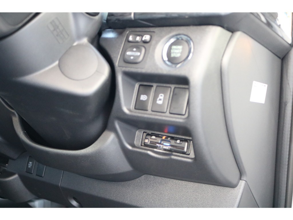 全国納車お受け致します。　お気軽にお問合せ下さいませ。　ＴＥＬ：０７２－７３０－７７６０