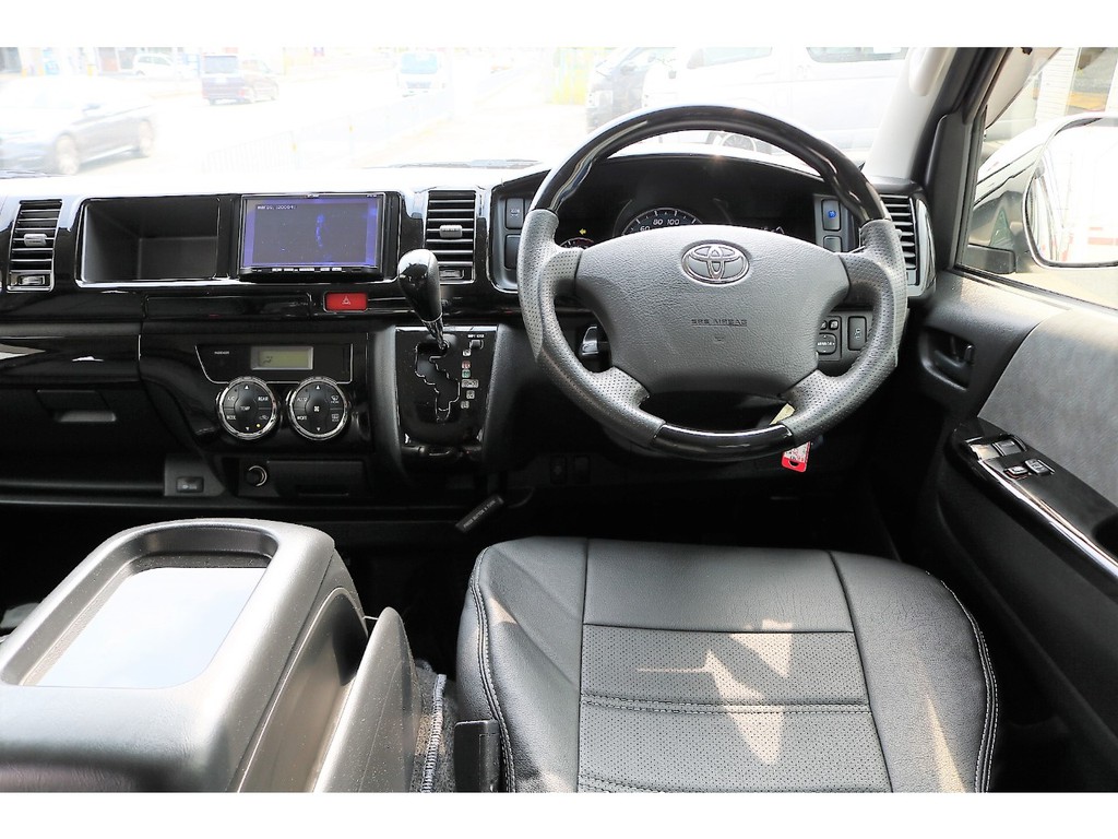 全国ご納車お受けしております。　お気軽にお電話下さいませ。　ＴＥＬ：０７２－７３０－７７６０